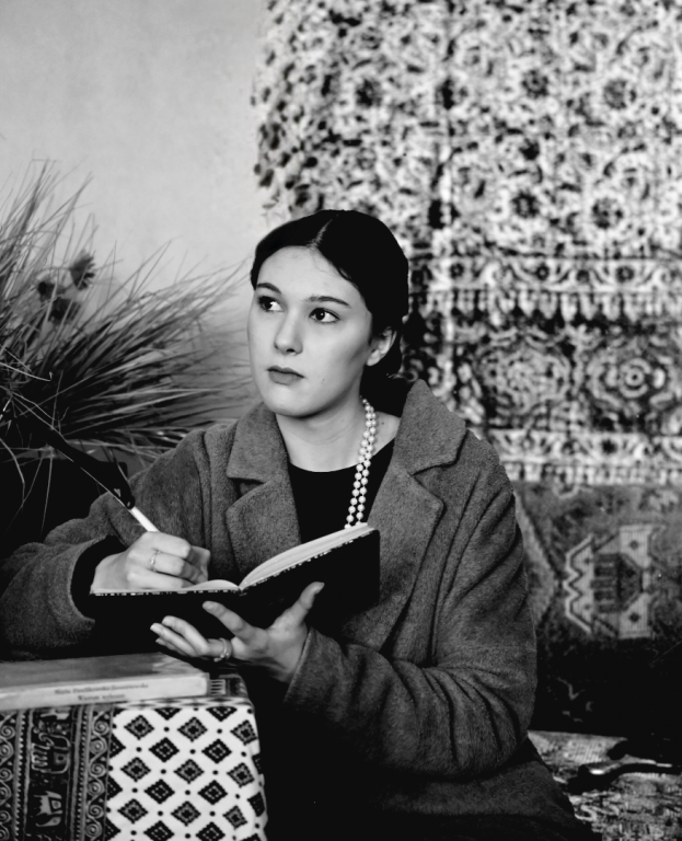 Zdjęcie przedstawiające Marię Pawlikowską-Jasnorzewską, w wykonaniu klasy III TRH